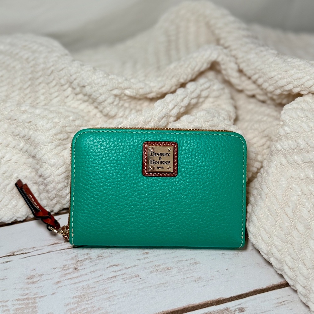 NWT Dooney & Bourke Pebble Grain Medium Zip Around Wallet - Spearmint 🦄